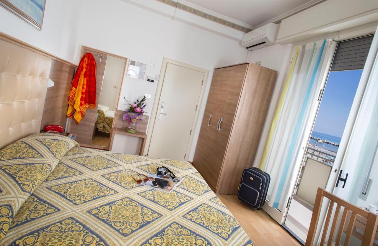 Hotel Titanus Bellaria-Igea Marina Eksteriør billede