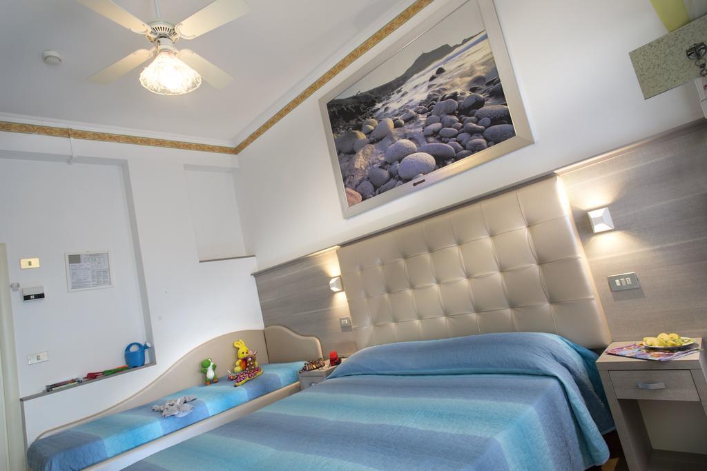 Hotel Titanus Bellaria-Igea Marina Eksteriør billede